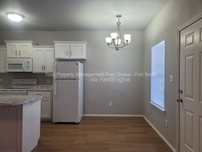 Building Photo - 2108 Ingalls Ln