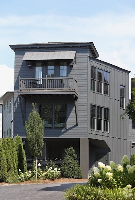 Building Photo - 2183B Niles Place NE