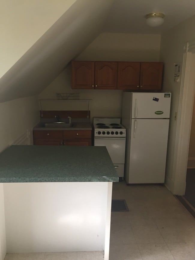 55 Buell St Unit 10 Burlington Vt 05401 Apartment For Rent In Primary Photo 55 Buell St