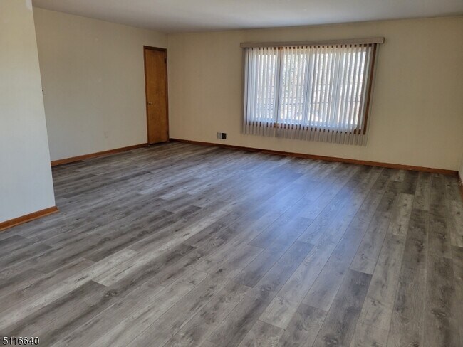 Foto del edificio - 1055 Burnet Ave