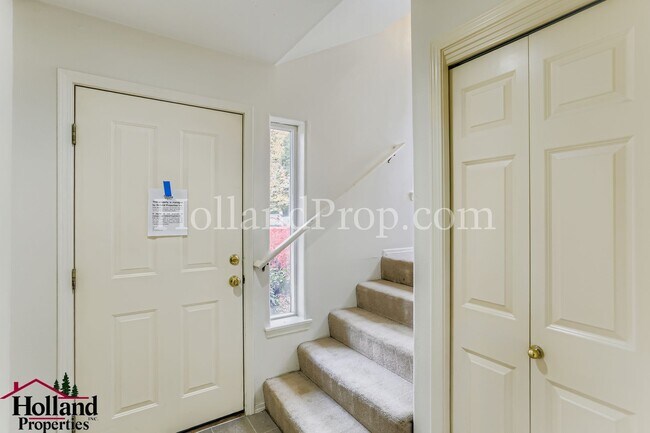 Foto del edificio - 3060-3062 Lazy River Dr