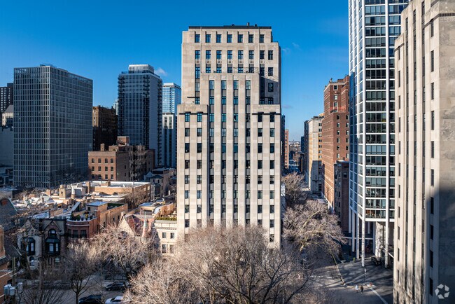 Alternar - 1260 N Astor St