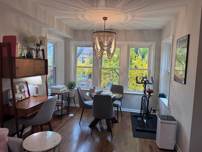 Building Photo - 4741 N Maplewood Ave