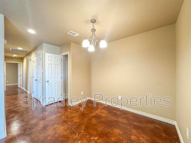 Foto del edificio - 1048A Edwards Dr