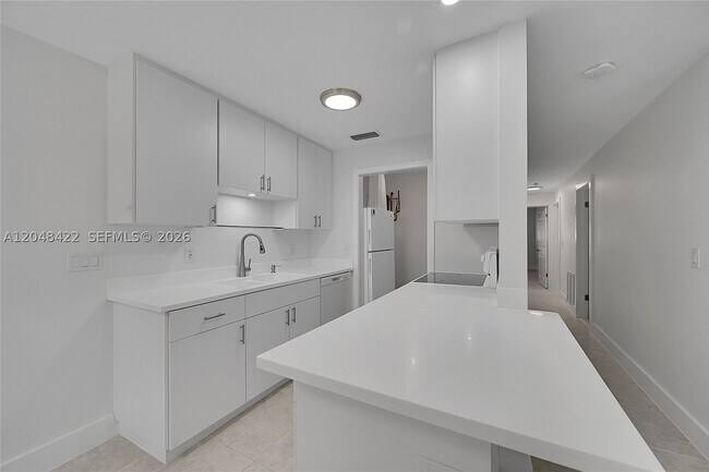 Building Photo - 810 SW 12th Pl