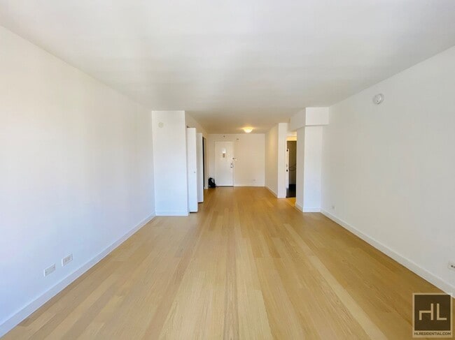 Building Photo - East 39th Street