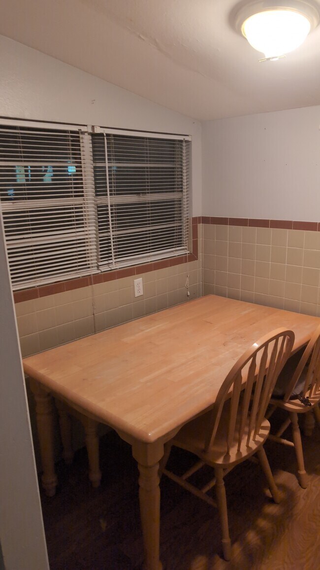 Foto del edificio - 304 N Western St