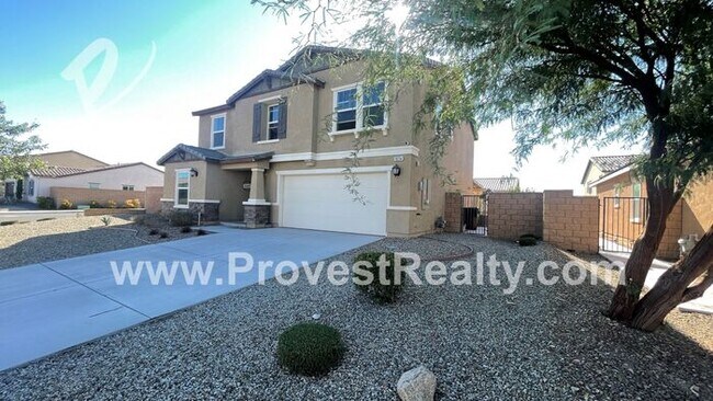 Foto del edificio - Huge 4 Bedroom and 3 Bath in Beautiful Vic...