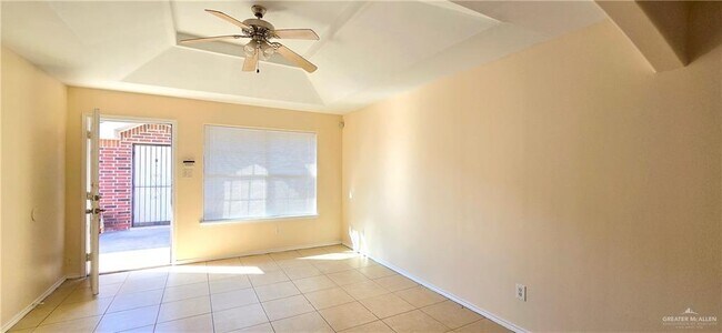 Building Photo - 1302 W Prosperity Dr