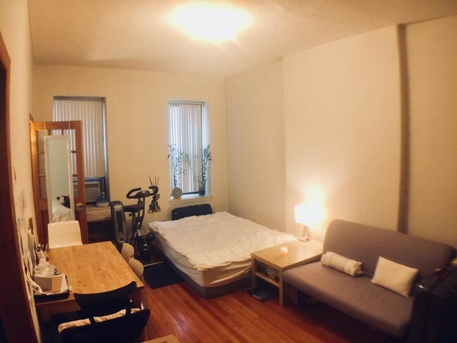 Foto del edificio - 213 East 45th Street