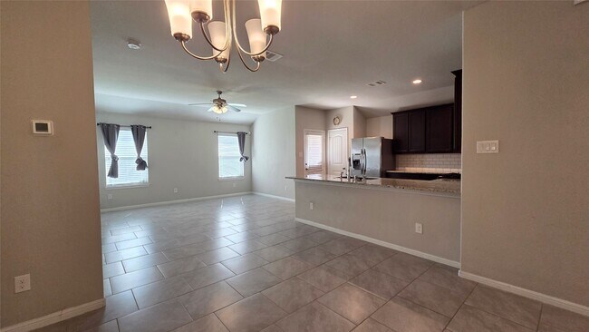 Foto del edificio - 8023 Ecru Ln