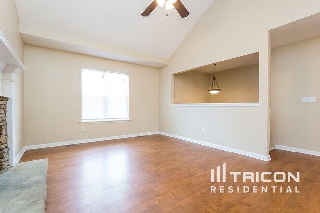 Foto del edificio - 142 Farmington Dr