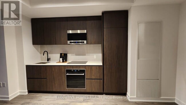 Building Photo - 127 Broadway Ave