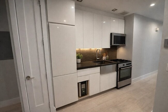 Building Photo - 195 Stanton St