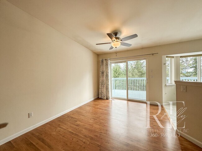 Foto del edificio - Rambler with 2-Car Garage, RV/Boat Parking...