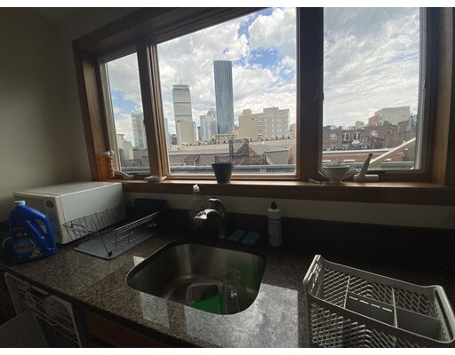 Building Photo - 59 Hemenway St