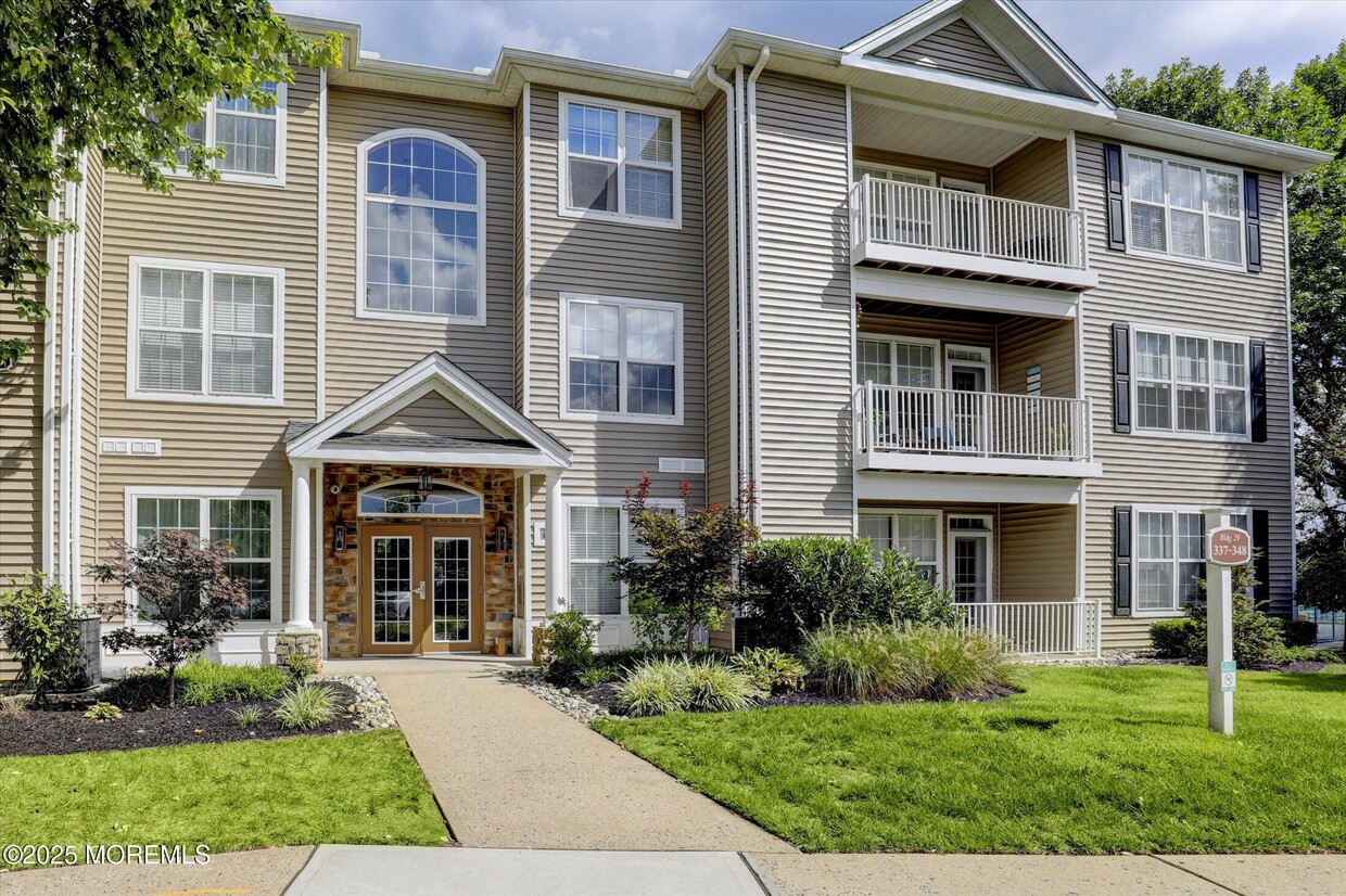 Primary Photo - 337 St Andrews Pl