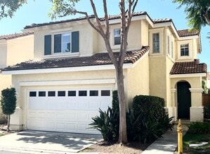 Building Photo - 129 Claudia Way