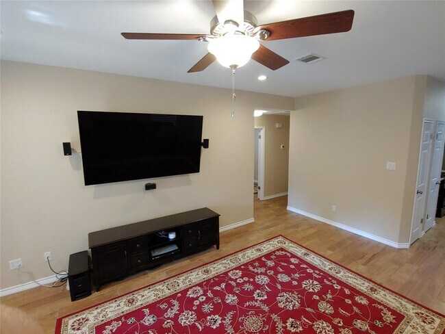 Foto del edificio - 8124 Tockington Way