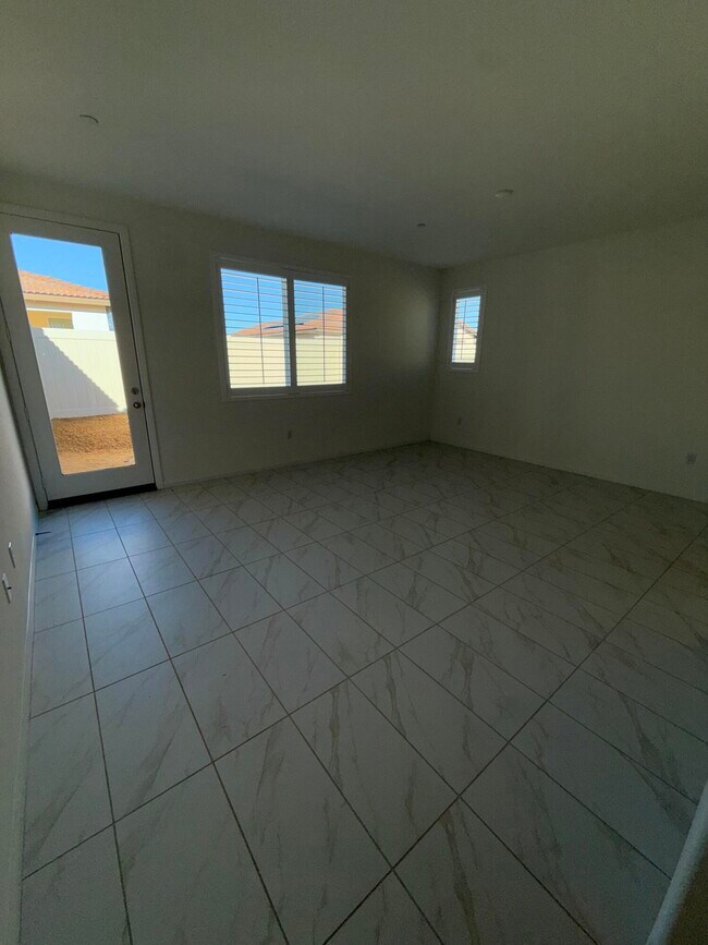 Foto del edificio - 39171 Quixote Ct