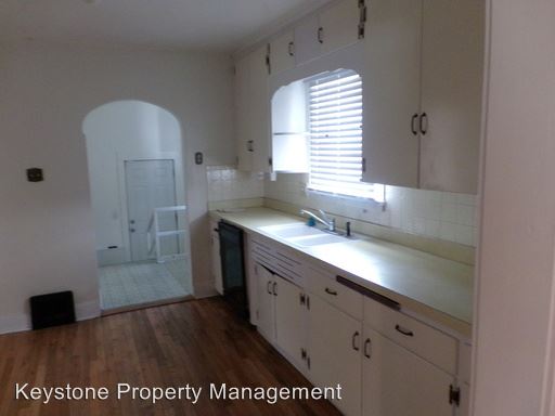 Building Photo - 2028 E Routt Ave