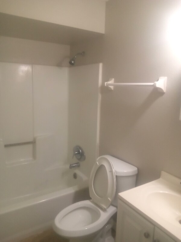 Foto del edificio - 1731 Birchwood Cir