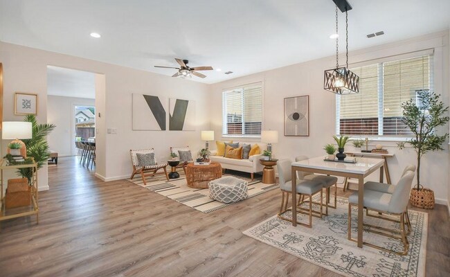 Building Photo - Spacious Single Story 4-Bedroom Home with ...