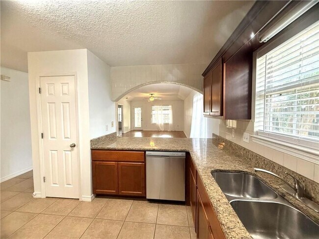 Foto del edificio - 106 Northchase Ct