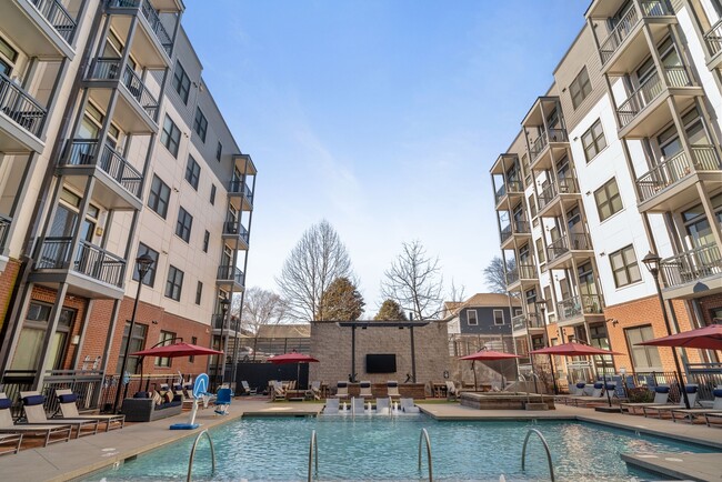 Building Photo - Peyton Stakes