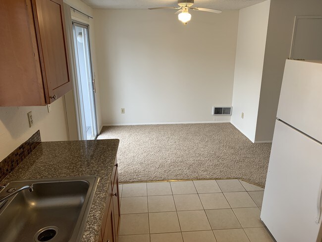 Building Photo - 2800 SW 185th Ave