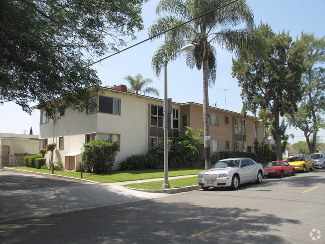 Building Photo - Lakewood Garden Apartments