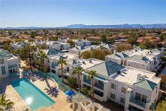 Building Photo - 7100 W Pirates Cove Rd