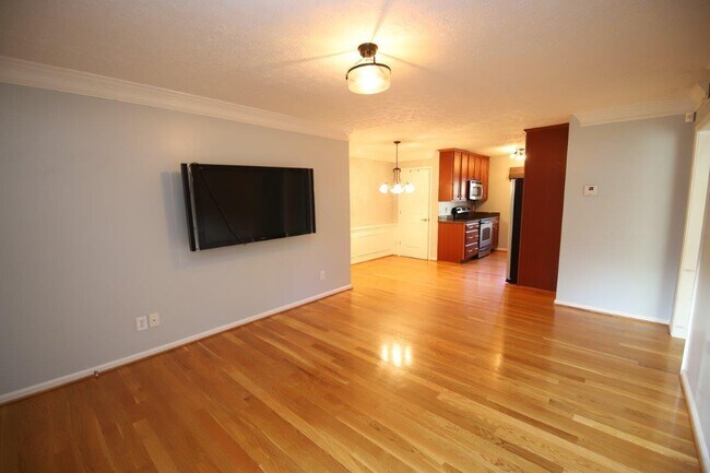 Foto del edificio - 3301 Arterburn Ave