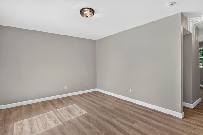 Building Photo - 2209 Campus Dr