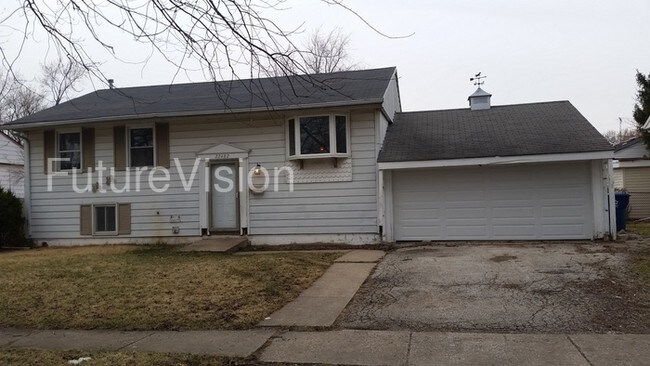 Building Photo - 22482 Yates Ave