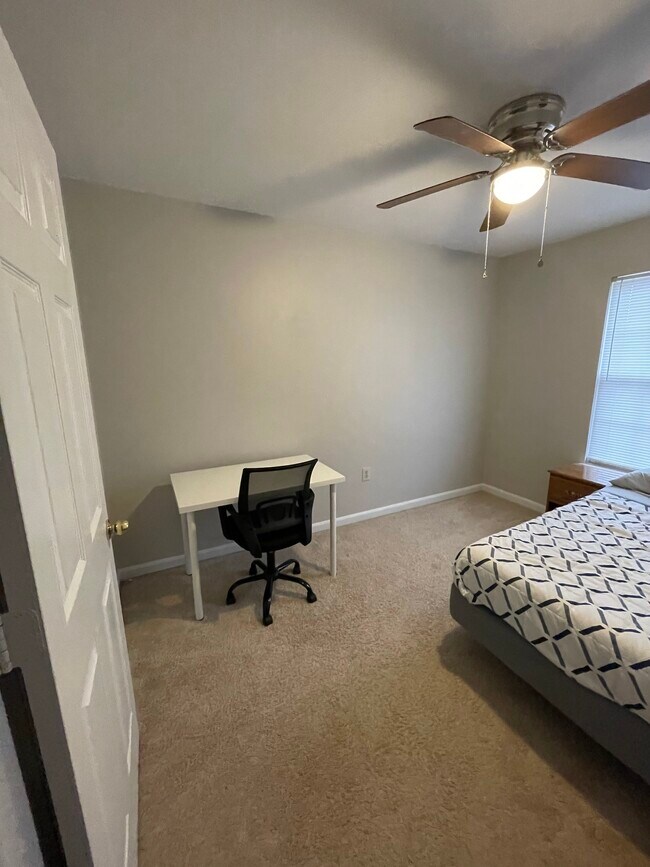 Building Photo - 22931 Fleet Ter