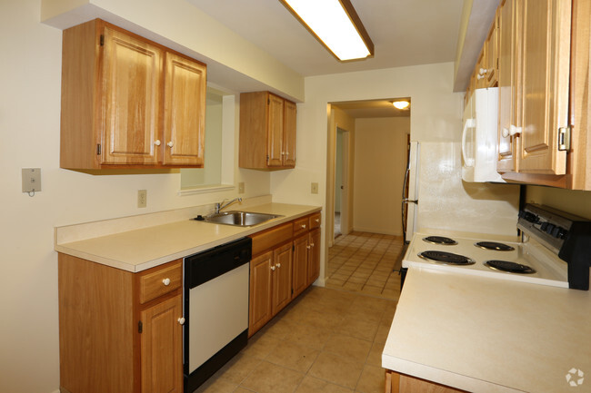 Kitchen- Phase 1 &2 - Willow Stream Apartments North