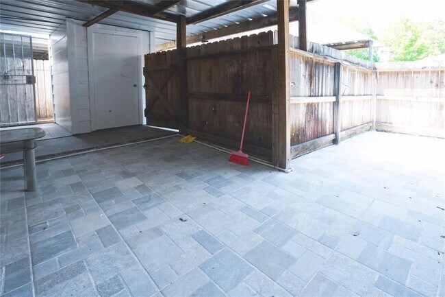 Building Photo - 3970 Belle Park Dr