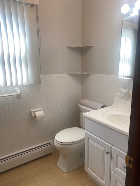 bath - 1701 Manhattan Ave