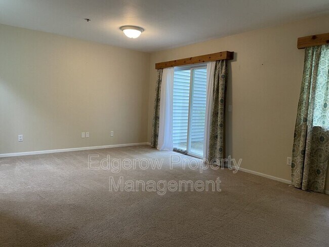 Foto del edificio - 4017 Woodrush Ln