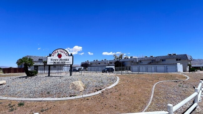 Building Photo - Apple Valley Townhomes