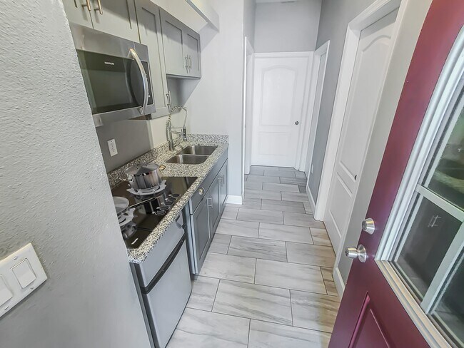 Photo - 514 E Renfro St House