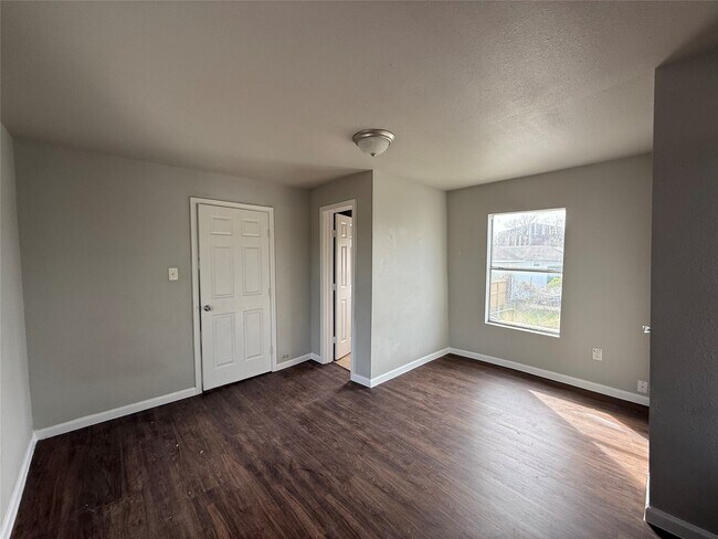 Foto del edificio - 7314 Navigation Blvd