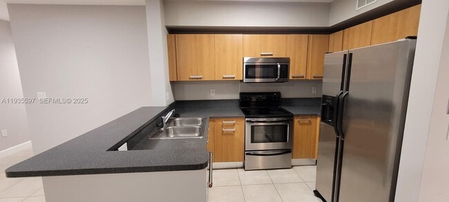 Foto del edificio - 471 NE 25th St