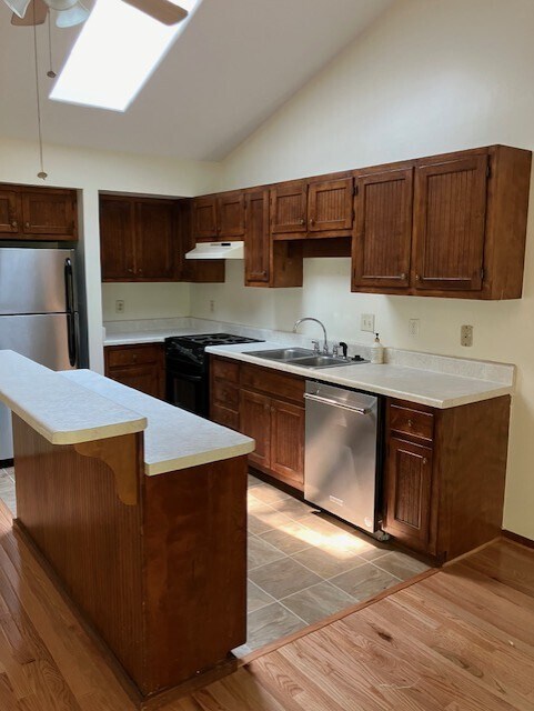 Foto del edificio - 813 W 29th St