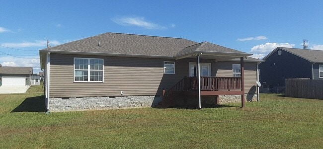 Building Photo - 625 Strawberry Dr