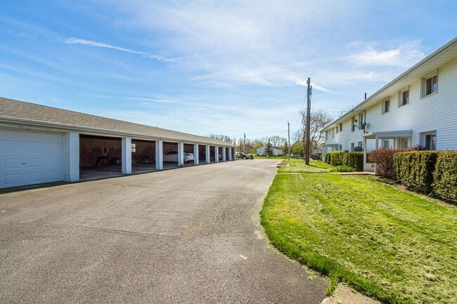 Building Photo - 5095 Emerson Rd