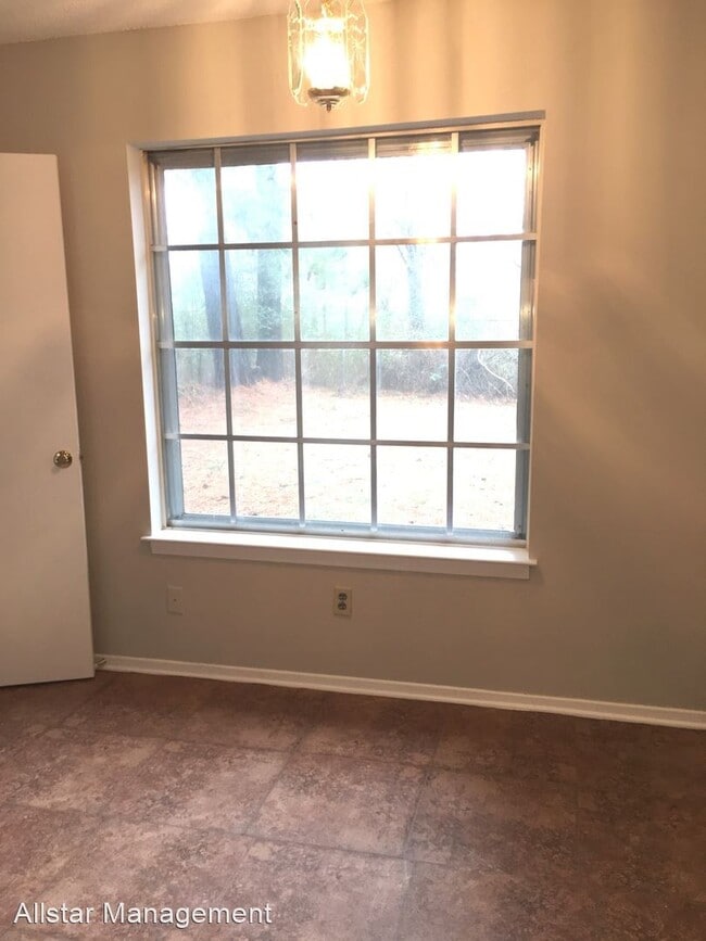 Foto del edificio - 3 br, 1.5 bath House - 2950 Valleybrook