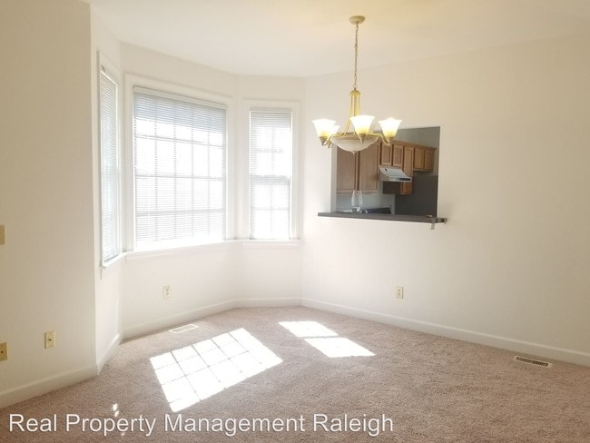 Building Photo - 206 Windbyrne Dr