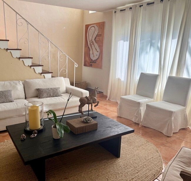 Foto del edificio - 6312 Alton Rd